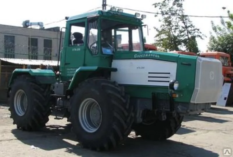 универсальный трактор Слобожанец ХТА-250 250 лс.