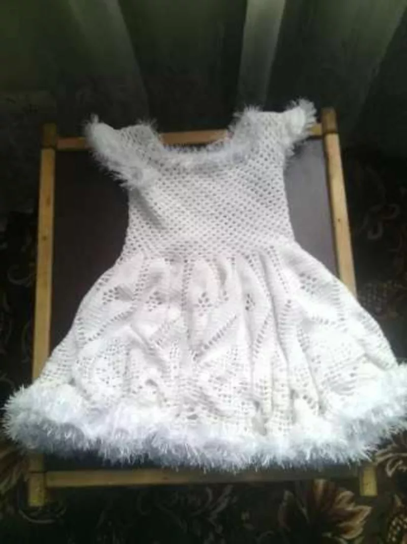 Продам вязаное платье от 2 до 4 лет 3