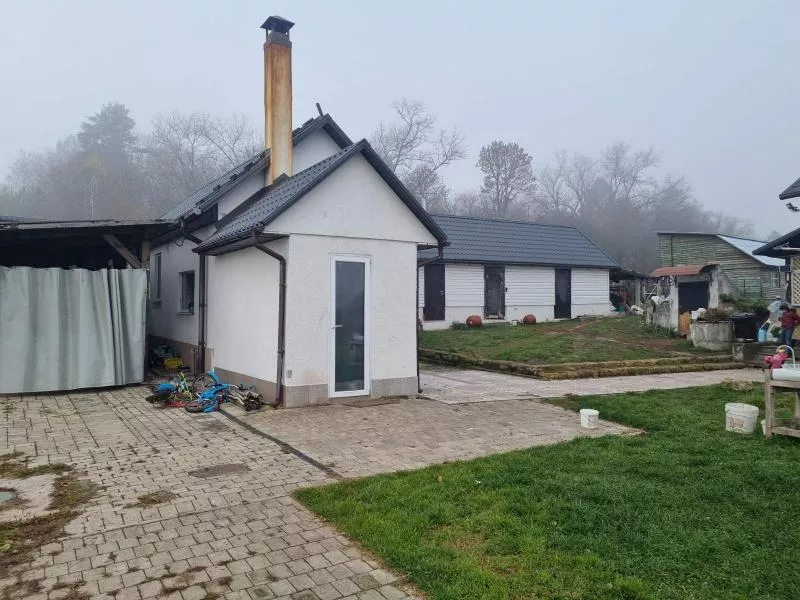 Продам ферму 25 га з будинком та ангарами в Новгород-Сіверському 5